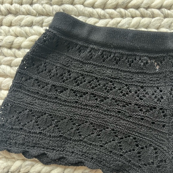 H&M  black Crochet shorts size small - Picture 3 of 4